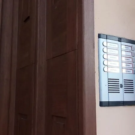 Apartments Festival Διαμέρισμα Κάρλοβι Βάρι