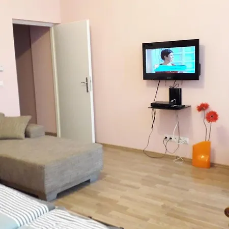 Apartments Festival Διαμέρισμα Κάρλοβι Βάρι