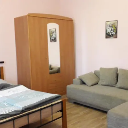 Apartments Festival Κάρλοβι Βάρι